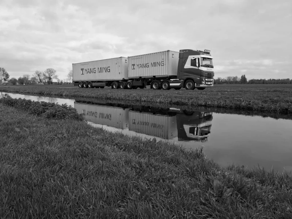 Jan Eskes Transport | Vrachtwagen | Hero Section
